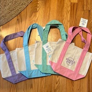 VIRAL Trader Joe’s mini canva totes